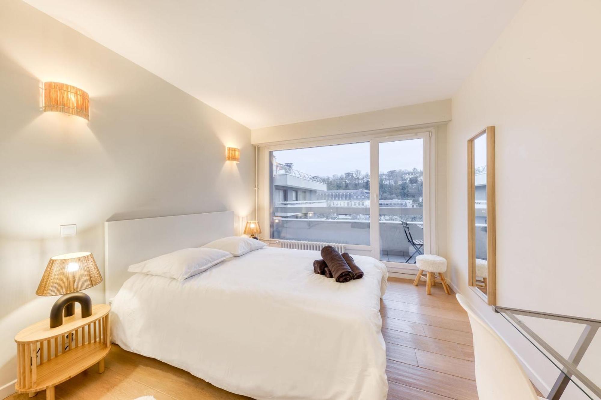 Grand Appartement Spacieux - Proche Paris Sèvres Exterior foto